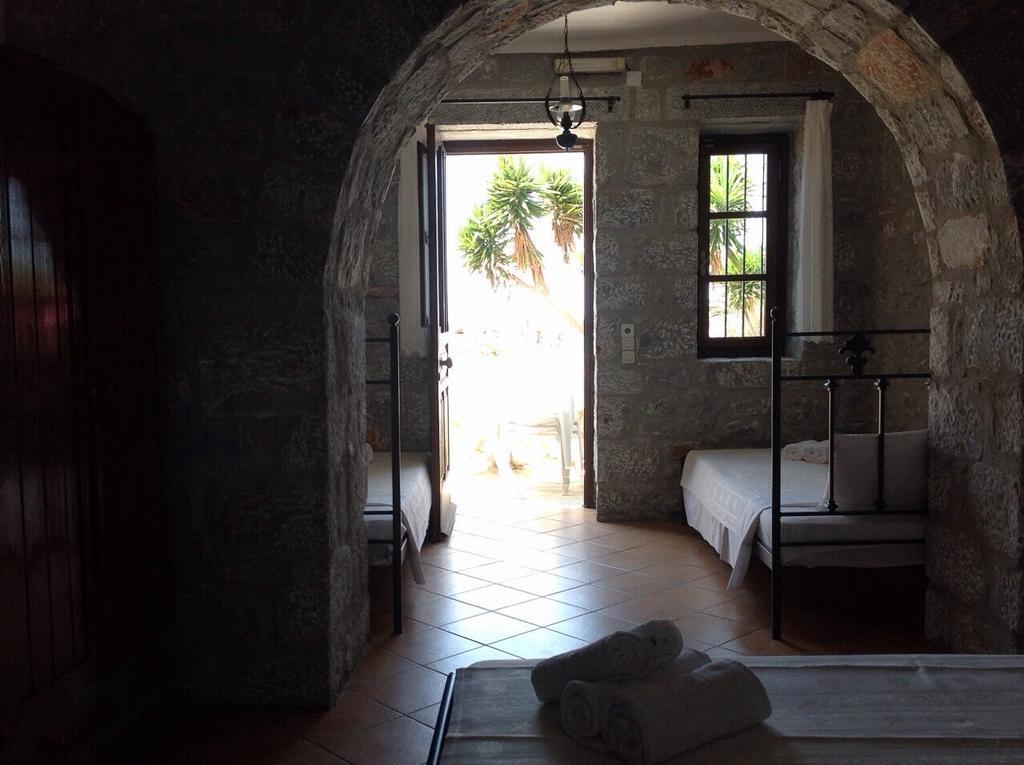 Las - Giannakakoy Traditional Stone Houses Neo Oitilo Bilik gambar