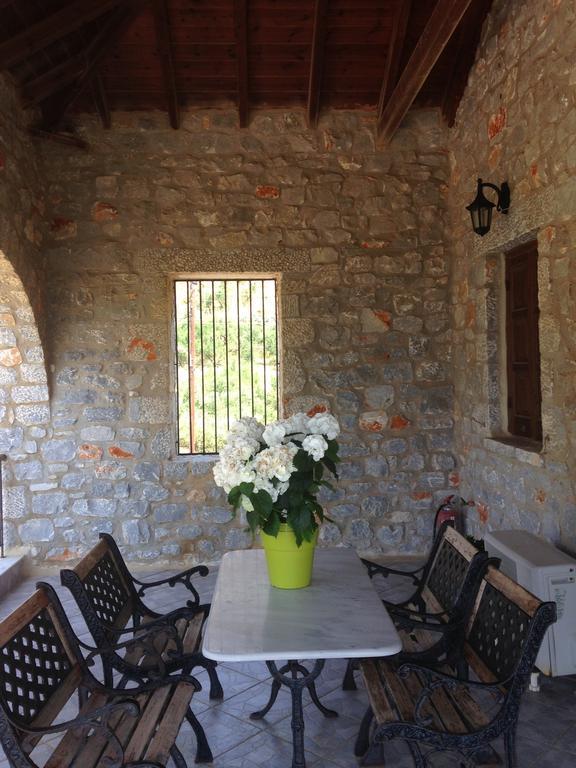 Las - Giannakakoy Traditional Stone Houses Neo Oitilo Luaran gambar